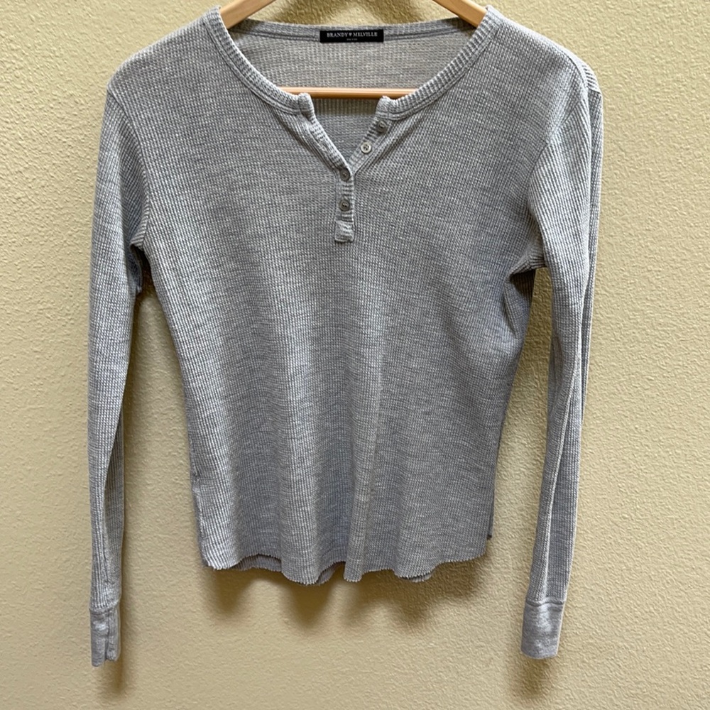 BRANDY MELVILLE LONG SLEEVE